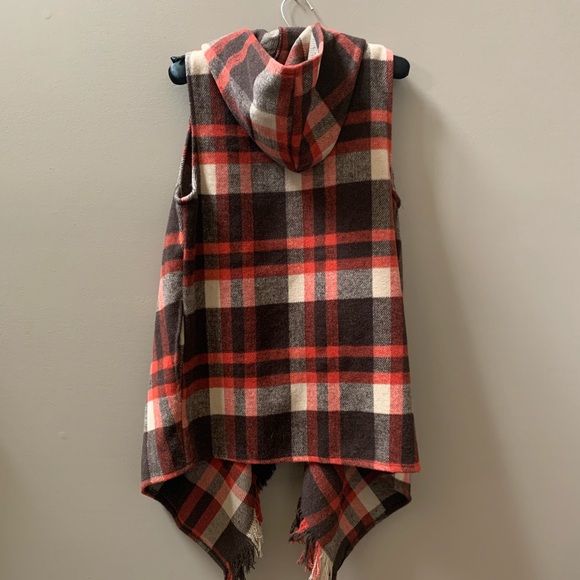 ❌sold❌Boutique Plaid Fringe Vest - Picture 2 of 5